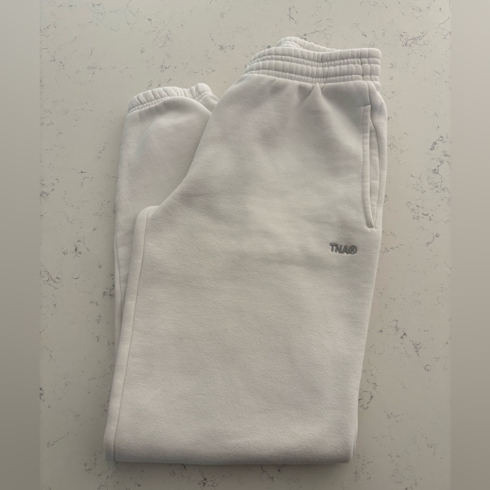 Aritzia TNA Cozy Fleece Sweatpants Boyfriend Fit in White - 2XS